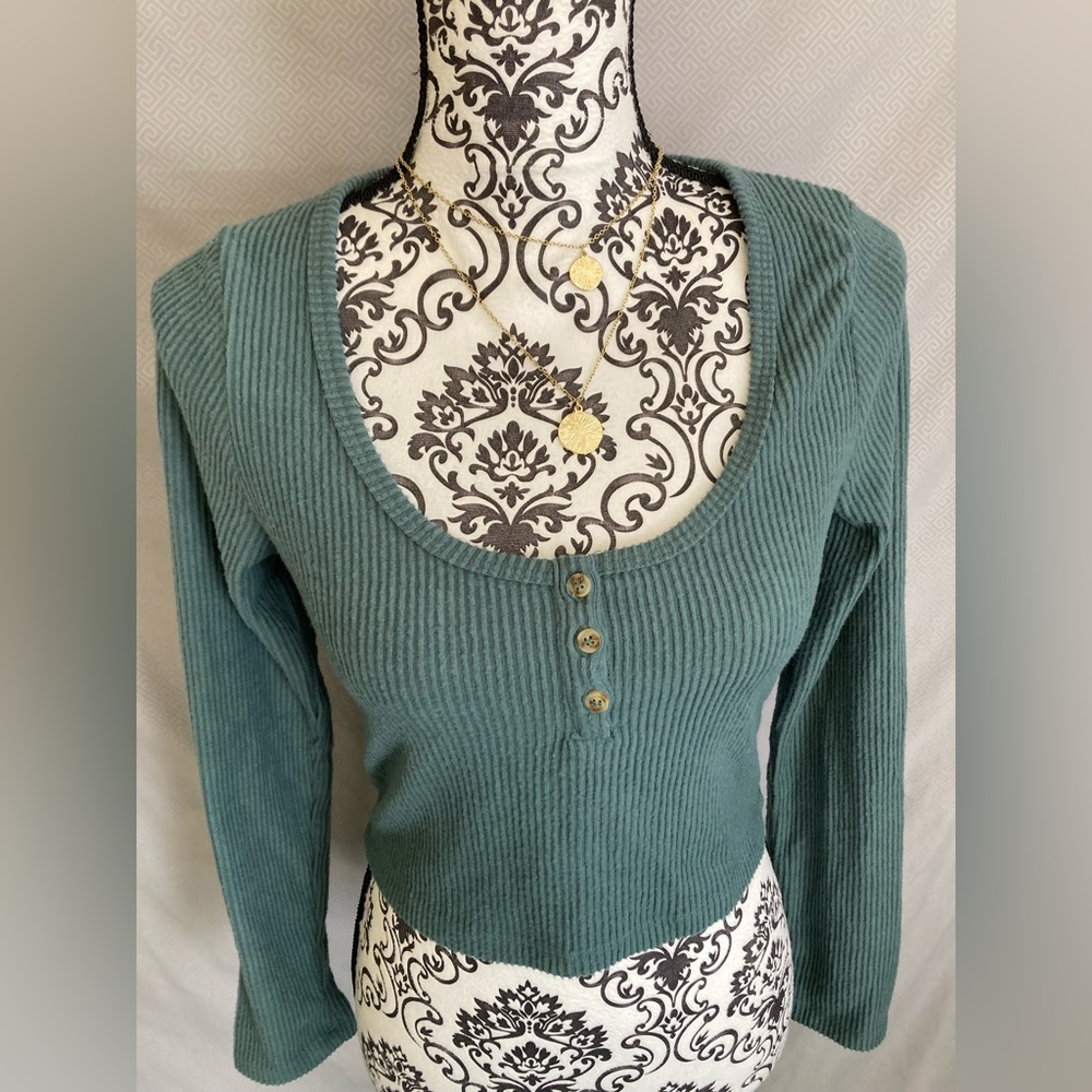 Cotton On | NWT Women’s Billy Brushed Ribbed Long Sleeve Crop Top - Picture 3 of 6